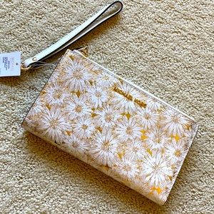 Michael kors wristlet purse wallet